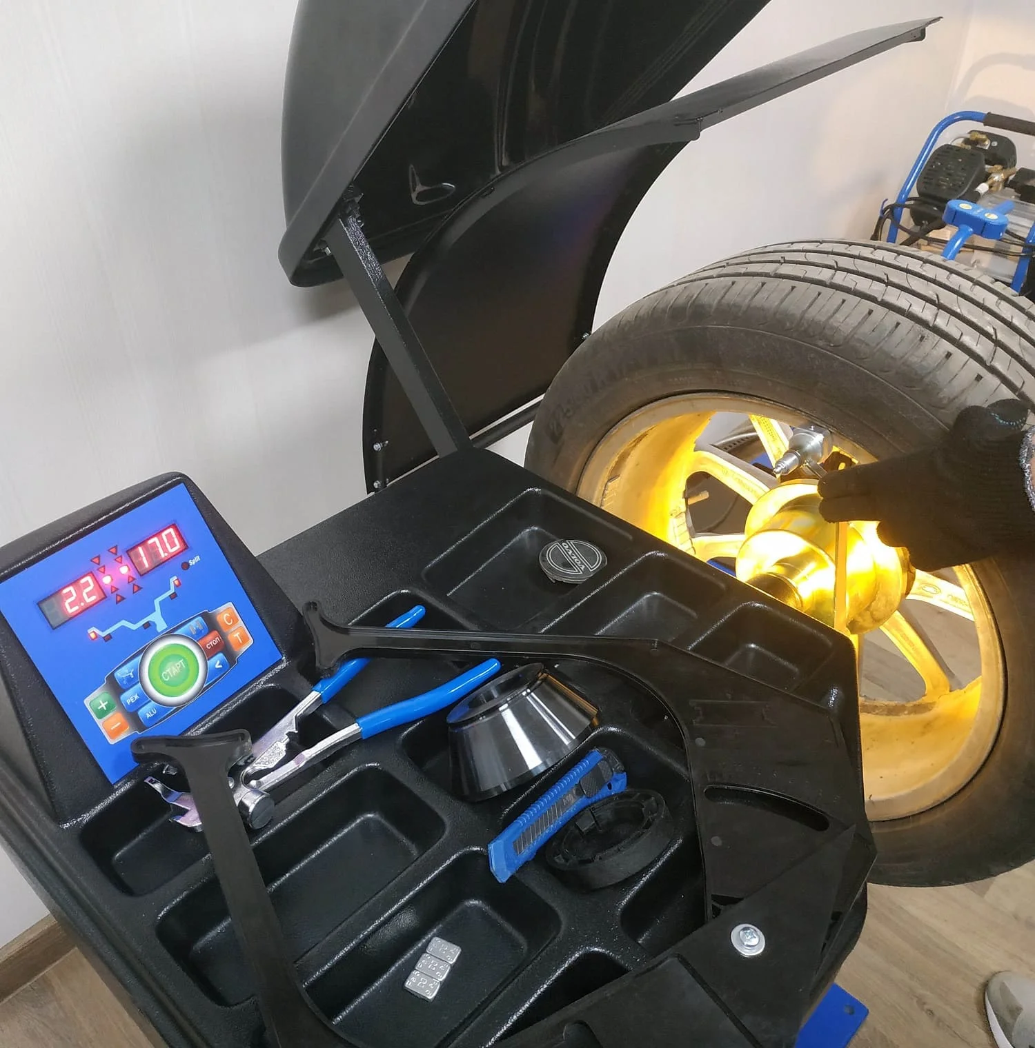 Как балансировать колесо на балансировочном станке Как балансировать колесо на балансировочном станке